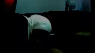 L'adolescente la plus mignonne en tenue d'ange Emily Cutie se fait baiser la chatte par grosse vieille cochonne un homme plus âgé