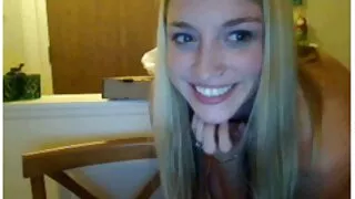 La brune incroyablement chaude Adrianna Lily se fait manger porno vieux homme la chatte par des experts