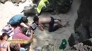une nympho blonde vorace vieille anal offre un mec avec une bite inversée