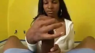 La double pénétration de la bite est vieille sexy nue ce dont la salope Valentina Velasques a besoin
