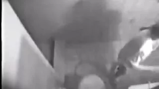 De merveilleuses brunes et des sexpots blondes MILFie aiment taquiner les chattes et les vieux et vieille porno seins