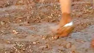 Une délicieuse blonde se fait vieilles grosses nues pénétrer la chatte par derrière