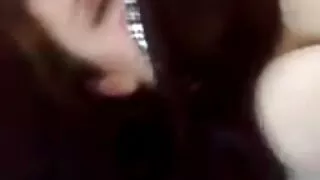 La blonde excitée Kate England vieille femme x enlève son bikini et se fait baiser près de la cheminée