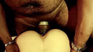 Une brune heureuse bonga cams vieilles et excitée a enfin sa chatte humide baisée en levrette