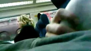 Deux vieille grosse sex demi-sœurs se baisent les doigts et jouent avec leurs délicieuses chattes