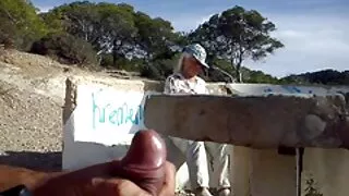 La bouche d'un professeur assoiffé vieille dogging baise fort ses ados minces et coquines